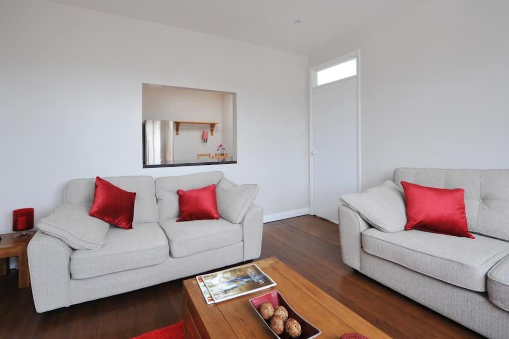 Spacious Apartment Central บาธ ภายนอก รูปภาพ